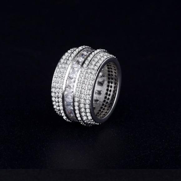 LUXURY 925 STERLING SILVER DIAMOND BAND RING, BEAUTIFUL RING, SHINY RING - Picture 4 of 5